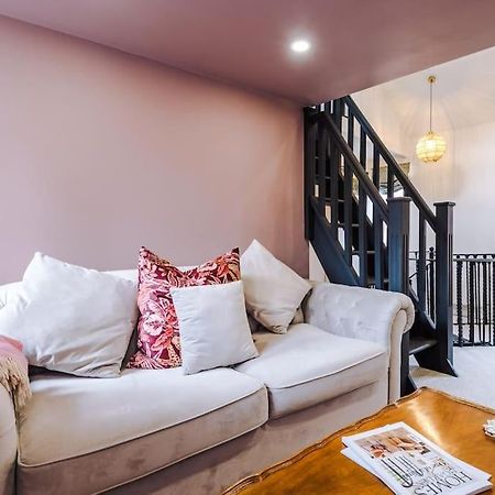 Rustic Chester Cottage Near Shops & Terrace Exterior foto