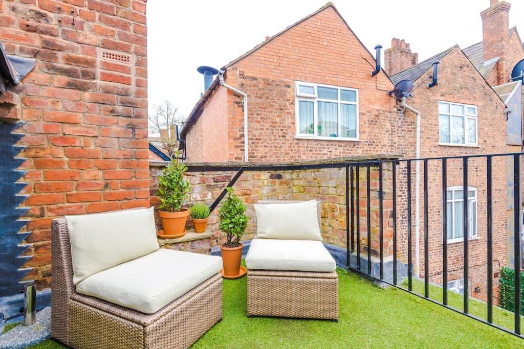 Rustic Chester Cottage Near Shops & Terrace Exterior foto