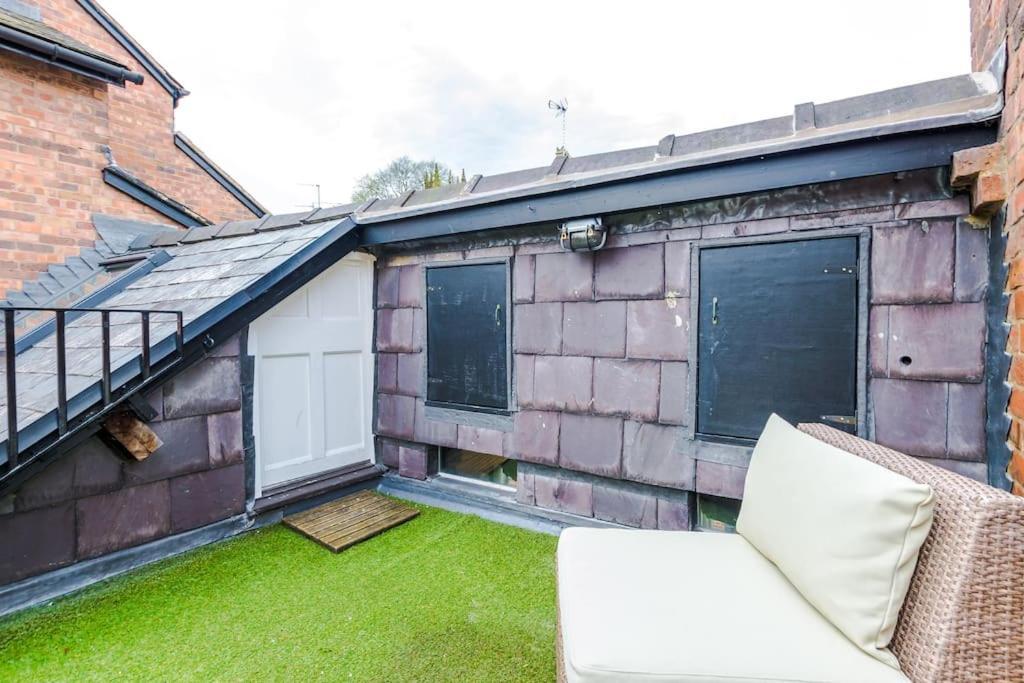 Rustic Chester Cottage Near Shops & Terrace Exterior foto